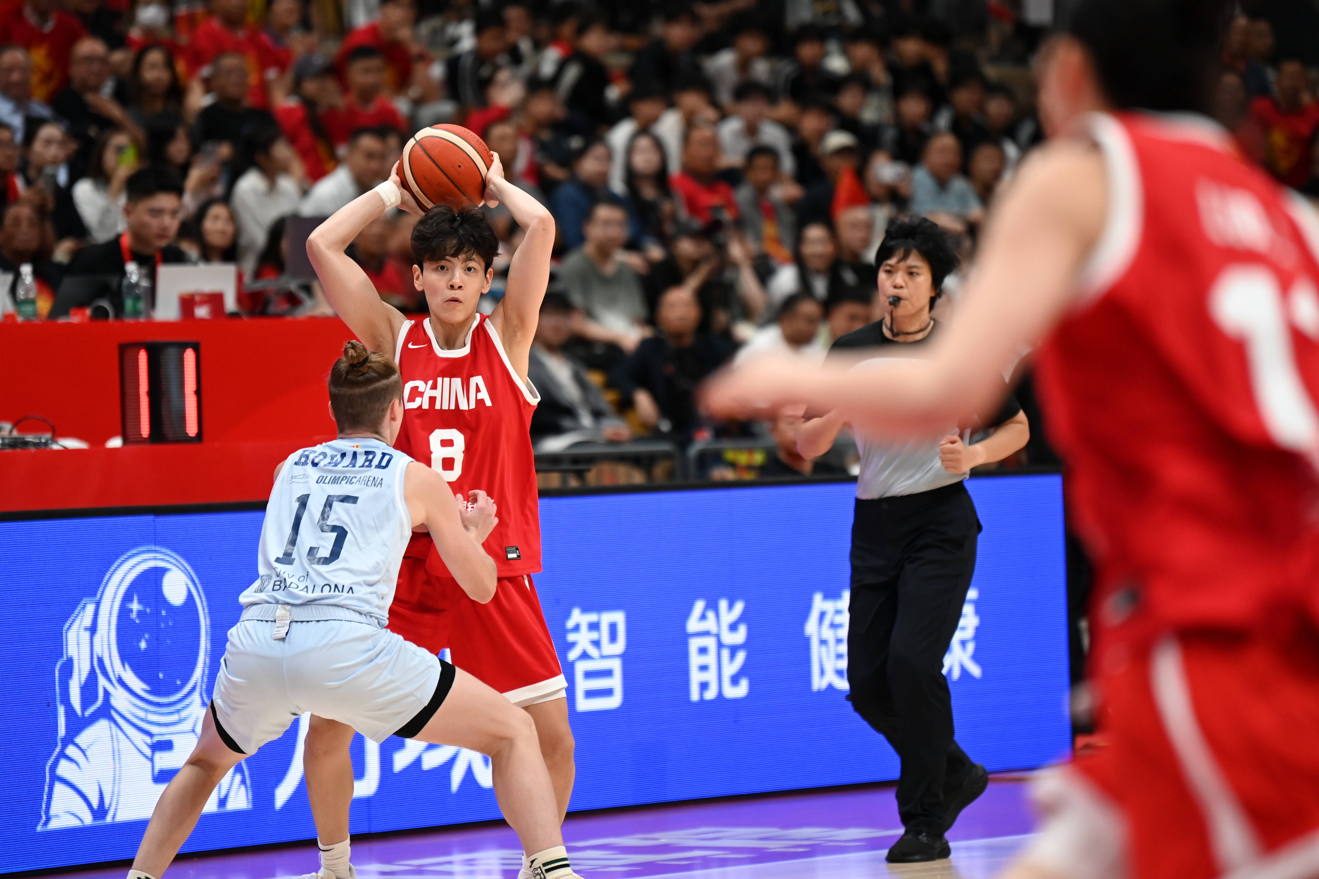 南宫体育APP-今晨尤文图斯备战NBA季后赛，外线爆发细节曝光，悬念犹存，年轻球员得到机会的简单介绍
